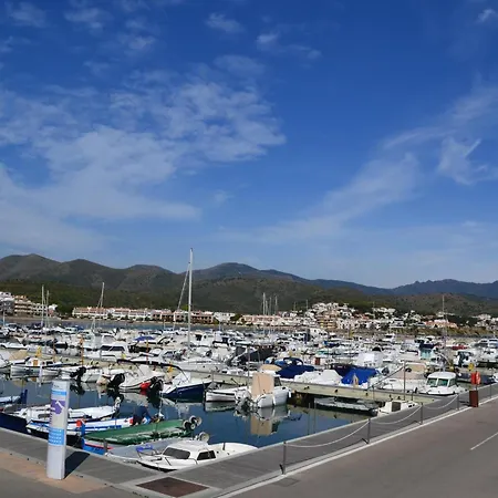 Apartment Atico Excepcional Frente Al Mar En Sant Carles, - Costa Brava - Es-170-40 *